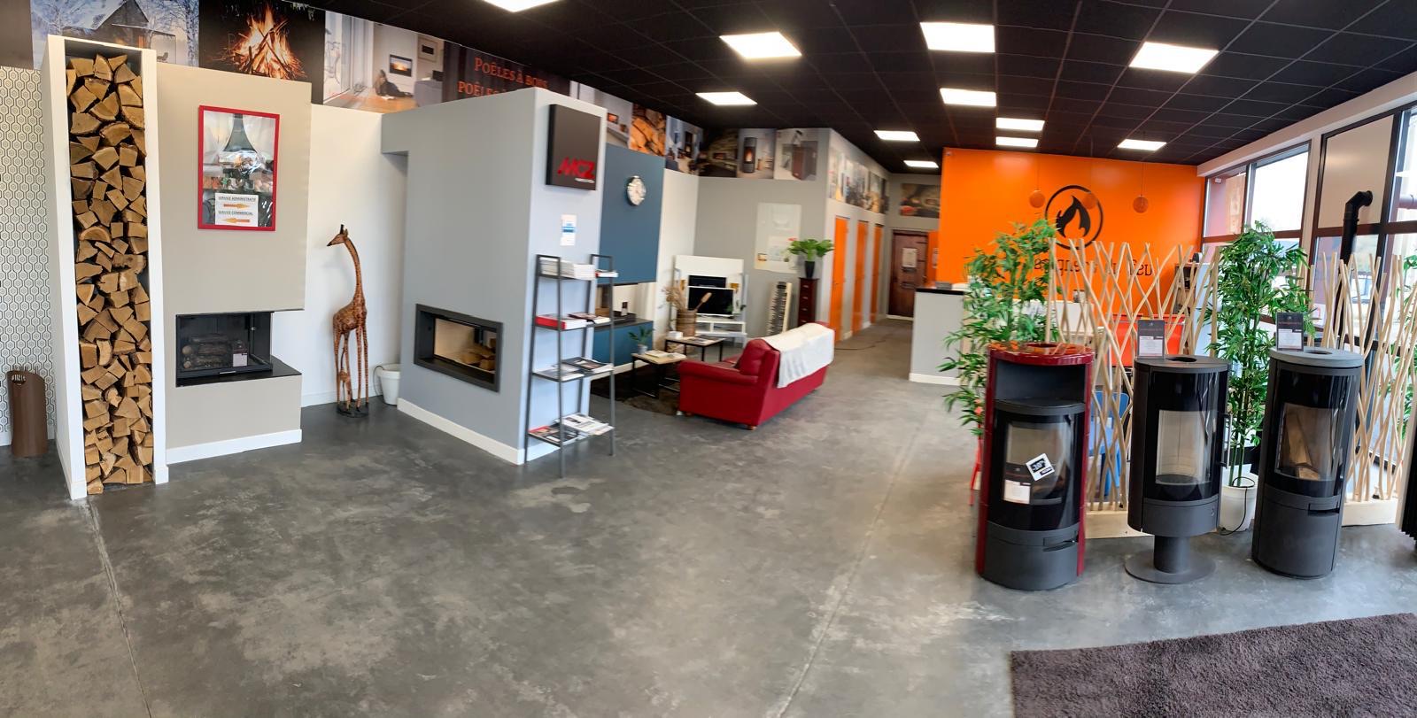 Intérieur du showroom Les Designers du Feu à Le Grand-Quevilly — vue 1